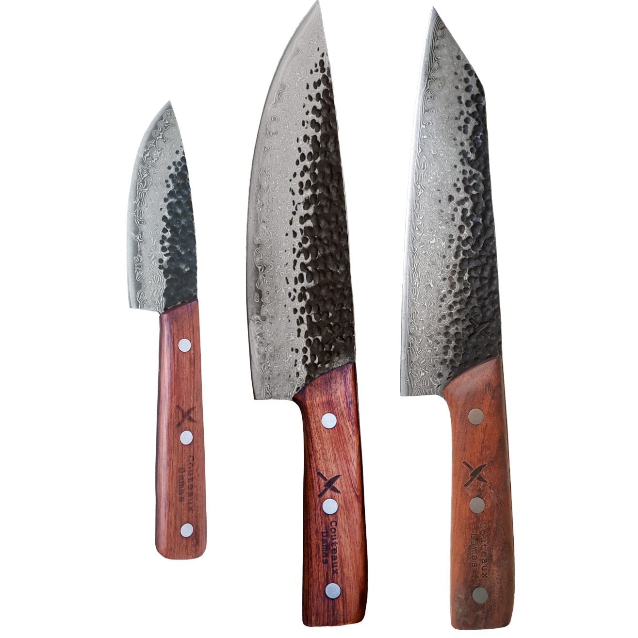 https://damas-knives.com/wp-content/uploads/2021/03/3-pattern-welded-chef-set-1.jpg