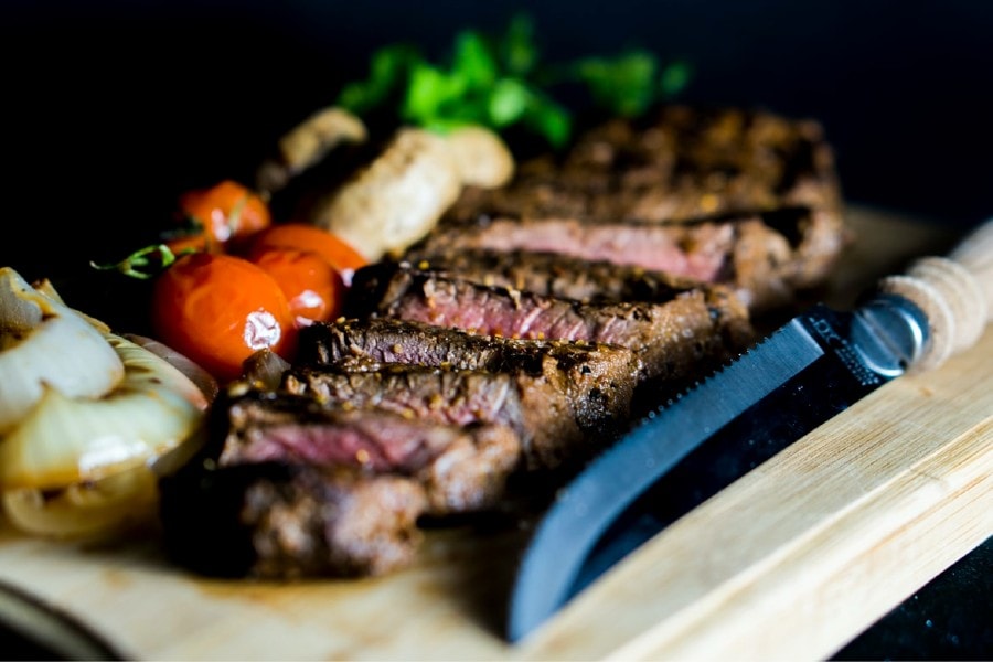 gekartelde vs niet-gekartelde steakmessen